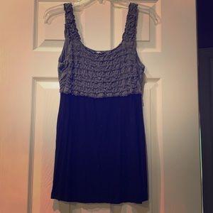 sleeveless top